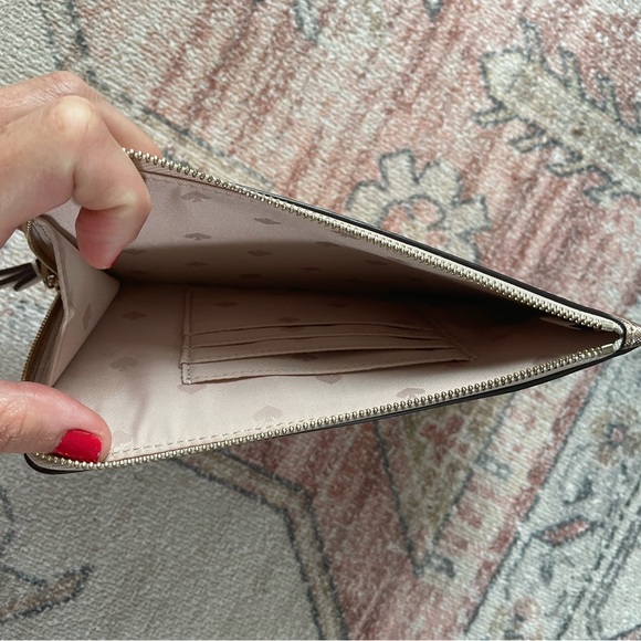 Kate Spade Wristlet - Picture 5 of 6